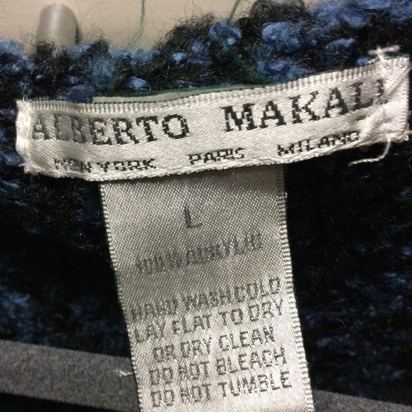 Sweater - Picture 5 of 5